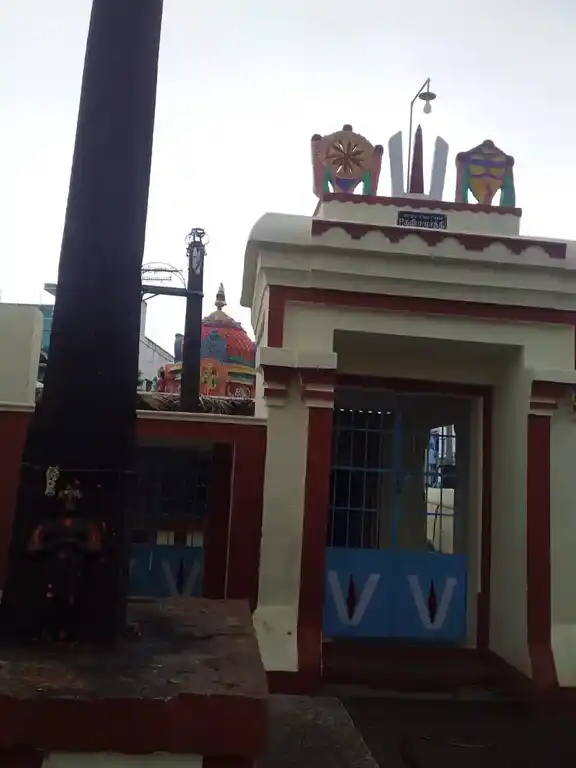 Arulmigu Puthirakonda Perumal Temple, Naduvalur - 636105 அருள்மிகு புத்துக்கொண்ட பெருமாள் திருக்கோயில், Naduvalur - 636105, Salem - Ancient Temple Architecture and History Image 3