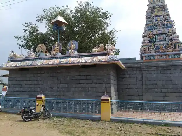 Arulmigu Puthumariamman Temple, Sikkarasampalayam - 638401 அருள்மிகு மாரியம்மன் திருக்கோயில், சிக்கரசம்பாளையம் - 638401, Erode - Ancient Temple Architecture and History Image 4