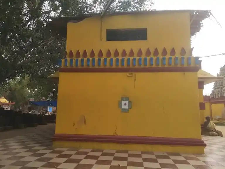 Arulmigu Puthur Mariyamman Temple, Bye Pass East Near Petrol Bunk, Palacode - 636808 அருள்மிகு புதூர் மாரியம்மன் திருக்கோயில், Bye Pass East Near Petrol பங்க், பாலக்கோடு - 636808, Dharmapuri - Ancient Temple Architecture and History Image 4