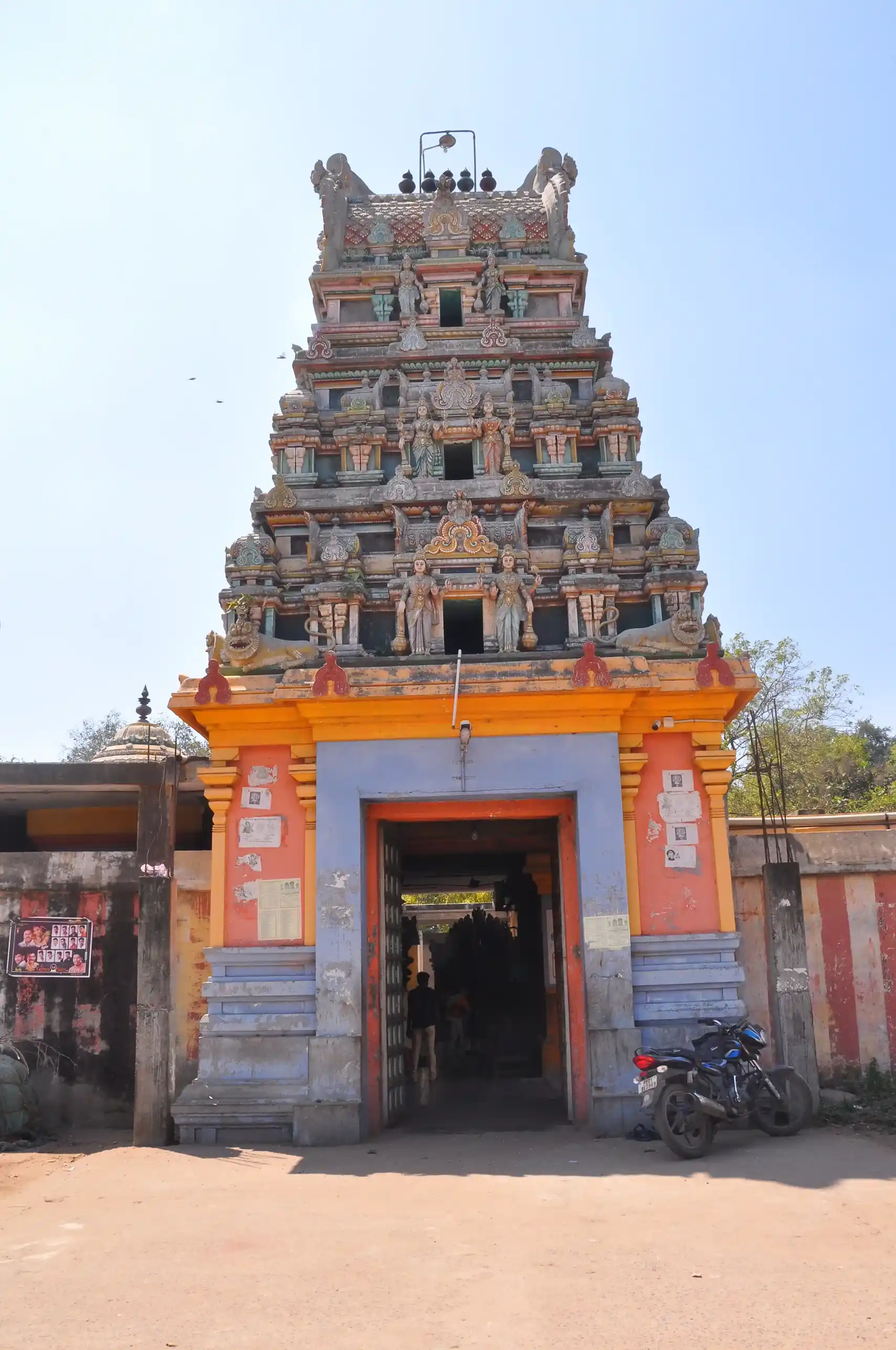 Arulmigu Puthuvaiyamman Temple, Koliyanur - 605103 அருள்மிகு புத்துவாயம்மன் திருக்கோயில், கோலியனூர் - 605103, Viluppuram - Ancient Temple Architecture and History Image 7