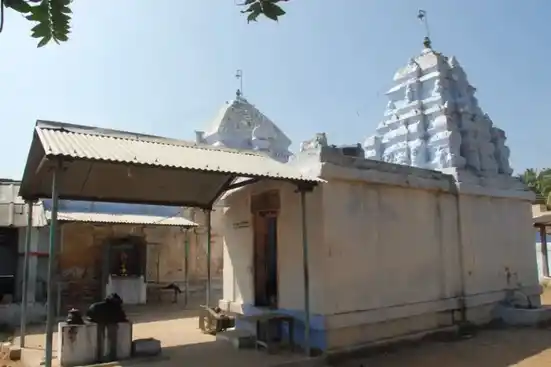 Arulmigu Putridam Kondeeswarar Temple, Arachalur - 638115 Temple
