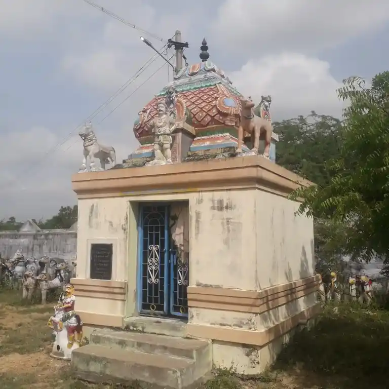 Arulmigu Raayankulam Ayyanar Temple, Raappoosal - 622102 அருள்மிகு ராயங்குளம் அய்யனார் திருக்கோயில், Raappoosal - 622102, Pudukkottai - Ancient Temple Architecture and History Image 2