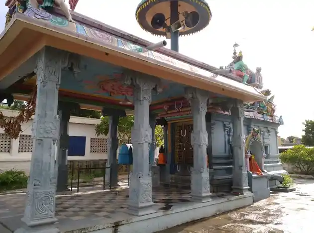Arulmigu Radharukmani Venugopalasamy Temple, Centre Of The Village, A.R.Palayam - 601204 அருள்மிகு ராதாருக்மணி சமேத வேணுகோபாலசுவாமி திருக்கோயில், Centre Of The Village, A.R.Palayam - 601204, Tiruvallur - Ancient Temple Architecture and History Image 2