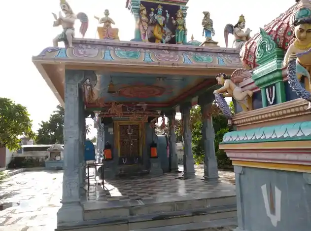 Arulmigu Radharukmani Venugopalasamy Temple, Centre Of The Village, A.R.Palayam - 601204 அருள்மிகு ராதாருக்மணி சமேத வேணுகோபாலசுவாமி திருக்கோயில், Centre Of The Village, A.R.Palayam - 601204, Tiruvallur - Ancient Temple Architecture and History Image 4