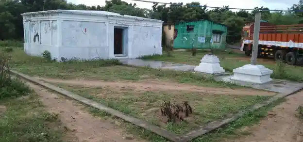 Arulmigu Radharukmani Venugopalasamy Temple, Kiruthalapuram - 601204 அருள்மிகு ராதாருக்மணி வேணுகோபாலசுவாமி திருக்கோயில், கிருதலபுரம் - 601204, Tiruvallur - Ancient Temple Architecture and History Image 2