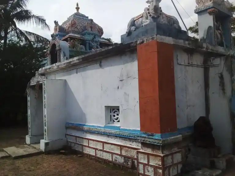 Arulmigu Raja Rajeswariyamman Temple, Rarapuram - 622404 அருள்மிகு ராஜராஜேஸ்வரியம்மன் திருக்கோயில், Rarapuram - 622404, Pudukkottai - Ancient Temple Architecture and History Image 2