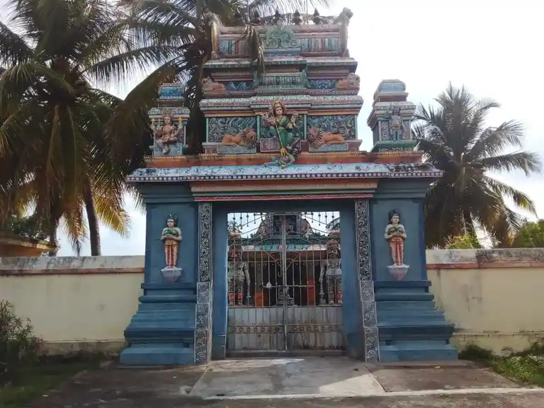 Arulmigu Raja Rajeswariyamman Temple, Rarapuram - 622404 அருள்மிகு ராஜராஜேஸ்வரியம்மன் திருக்கோயில், Rarapuram - 622404, Pudukkottai - Ancient Temple Architecture and History Image 4