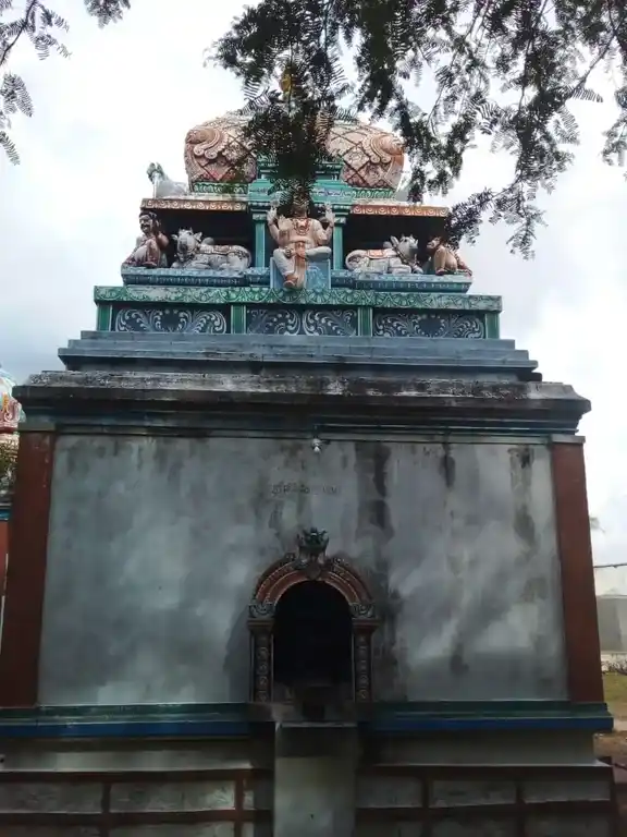 Arulmigu Raja Rajeswariyamman Temple, Rarapuram - 622404 அருள்மிகு ராஜராஜேஸ்வரியம்மன் திருக்கோயில், Rarapuram - 622404, Pudukkottai - Ancient Temple Architecture and History Image 6