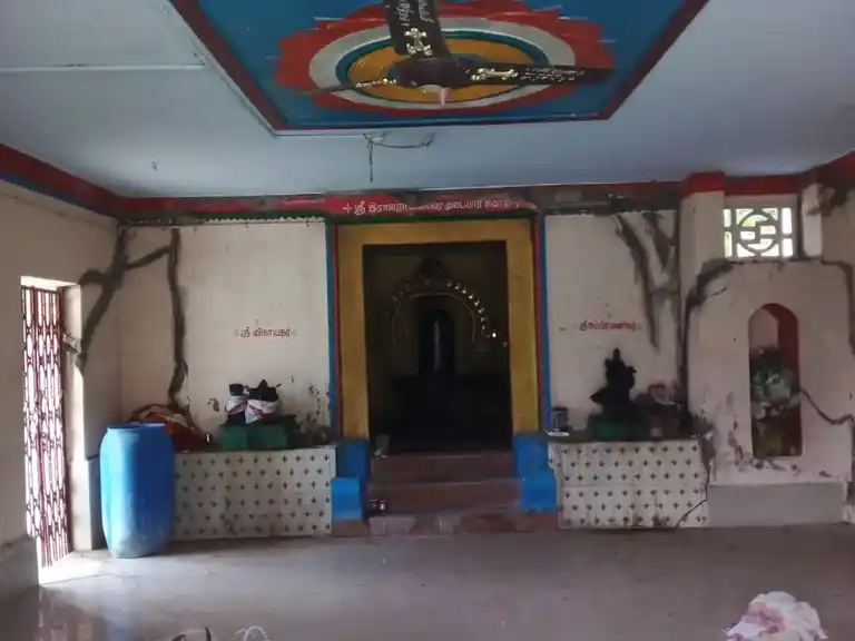 Arulmigu Raja Rajeswariyamman Temple, Rarapuram - 622404 அருள்மிகு ராஜராஜேஸ்வரியம்மன் திருக்கோயில், Rarapuram - 622404, Pudukkottai - Ancient Temple Architecture and History Image 8