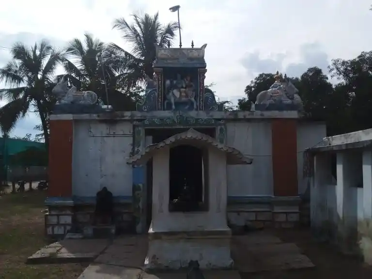 Arulmigu Raja Rajeswariyamman Temple, Rarapuram - 622404 அருள்மிகு ராஜராஜேஸ்வரியம்மன் திருக்கோயில், Rarapuram - 622404, Pudukkottai - Ancient Temple Architecture and History Image 10