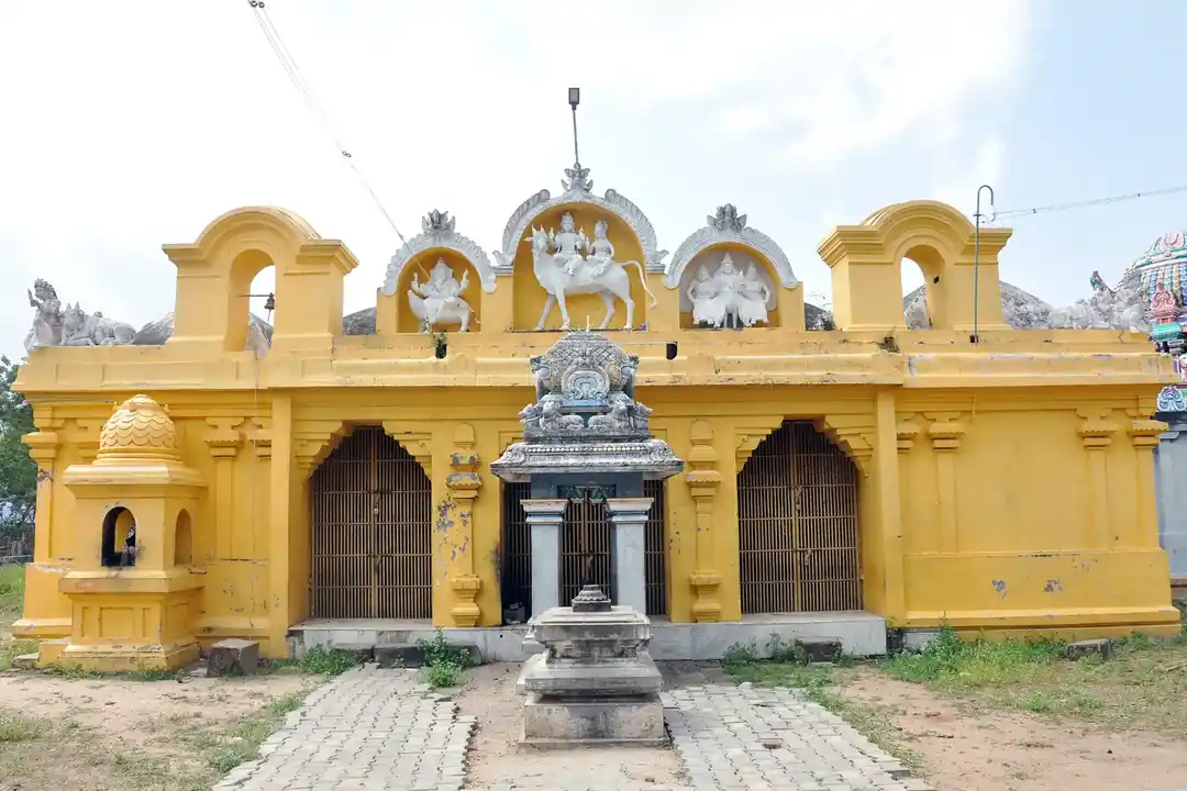 Arulmigu Rajacholeeswarar Temple, Kattucherri - 609310 அருள்மிகு இராஜசோளிஸ்வரர் திருக்கோயில்,  - 609310, Mayiladuthurai - Ancient Temple Architecture and History Image 2