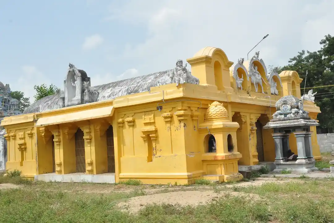 Arulmigu Rajacholeeswarar Temple, Kattucherri - 609310 அருள்மிகு இராஜசோளிஸ்வரர் திருக்கோயில்,  - 609310, Mayiladuthurai - Ancient Temple Architecture and History Image 4