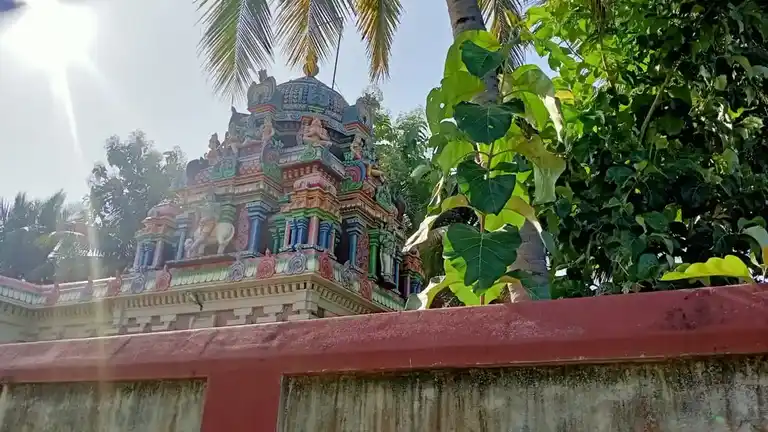 Arulmigu Rajagobala Swamy Temple, Kankoduthavanidham - 610104 அருள்மிகு ராஜகோபாலசுவாமி, கண்கொடுத்தவணிதம் சுவாமி, Kankoduthavanidham - 610104, Thiruvarur - Ancient Temple Architecture and History Image 3