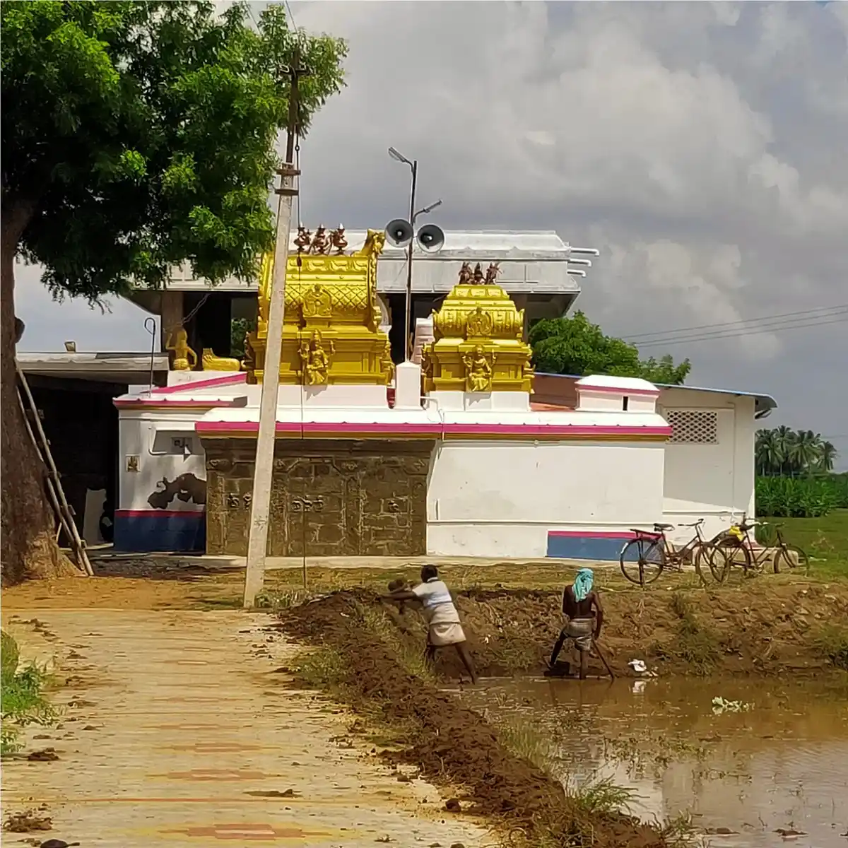 Arulmigu Rajagopalanangai Amman Temple, Desamanickam - 627452 அருள்மிகு இராஜகோபாலசாமி நங்கையம்மன் திருக்கோயில், தேசமாணிக்கம் - 627452, Tirunelveli - Ancient Temple Architecture and History Image 2