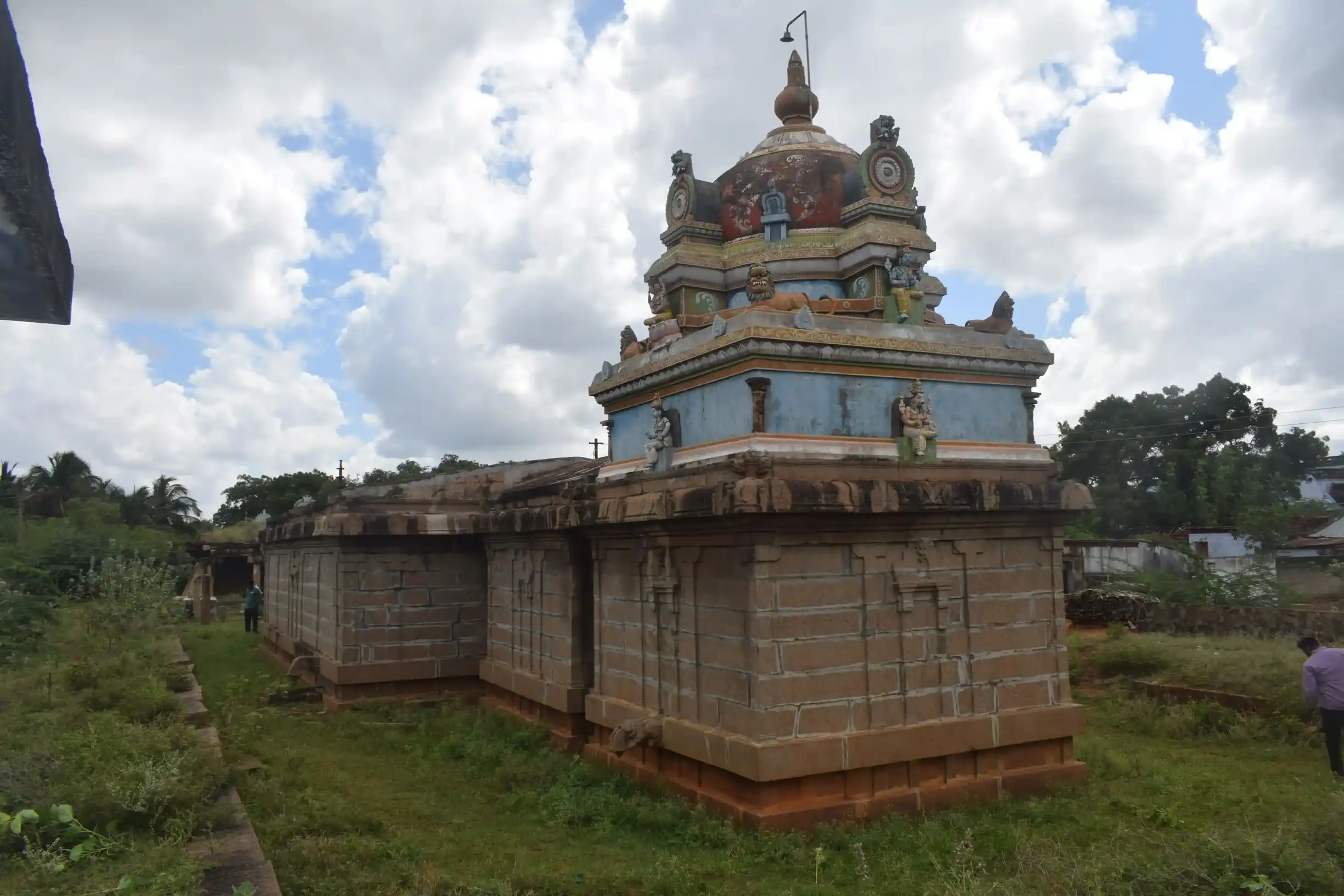 Arulmigu Rajagopalasamy And Venugopalasamy Temple, Melapavoor - 627806 அருள்மிகு இராஜகோபாலசுவாமி மற்றும் வேணுகோபாலசுவாமி திருக்கோயில், Melapavoor - 627806, Tenkasi - Ancient Temple Architecture and History Image 4