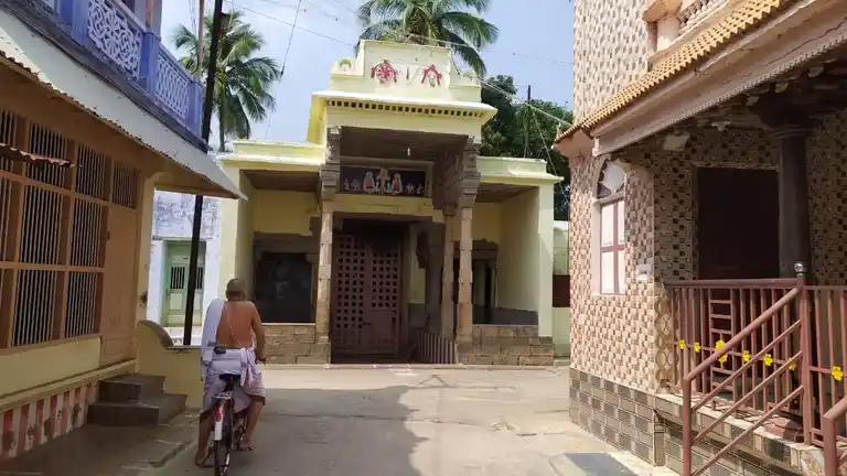 Arulmigu Rajagopalasamy Temple, Near Muppidathiamman Temple, Sundharapandiyapuram - 627858 அருள்மிகு ராஜகோபாலசுவாமி திருக்கோயில், -, Sundharapandiyapuram - 627858, Tenkasi - Ancient Temple Architecture and History Image 2