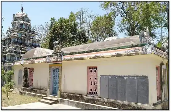 Arulmigu Rajagopalaswamy Temple, Akkur Udayavarkoil Patthu, Aakur - 609301 அருள்மிகு இராஜகோபாலசுவாமி திருக்கோயில், ஆக்கூர் உடையவர்கோயில் பத்து, Aakur - 609301, Mayiladuthurai - Ancient Temple Architecture and History Image 3