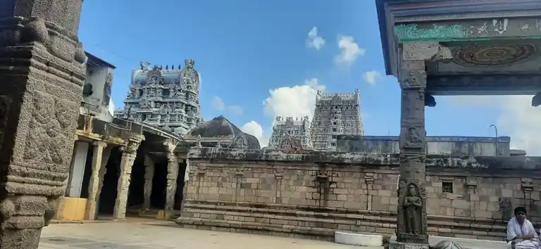 Arulmigu Rajagopalaswamy Temple, Mannargudi, Mannargudi - 614001 அருள்மிகு இராஜகோபாலசுவாமி திருக்கோயில், மன்னார்குடி, மன்னார்குடி - 614001, Thiruvarur - Ancient Temple Architecture and History Image 3