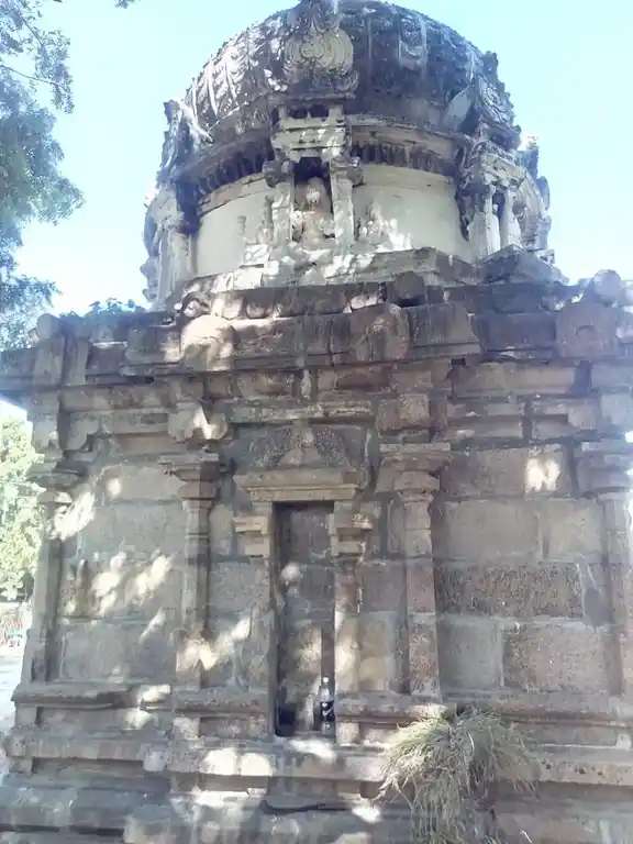 Arulmigu Rajagopalaswamy Temple, Seyyaanam - 614621 அருள்மிகு இராஜ கோபால சுவாமி திருக்கோயில், Seyyaanam - 614621, Pudukkottai - Ancient Temple Architecture and History Image 5