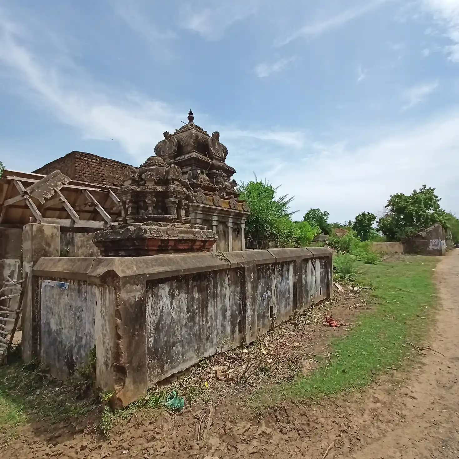 Arulmigu Rajagopalaswamy Temple, Thannilapady - 611109 அருள்மிகு ராஜகோபாலசுவாமி திருக்கோயில், தன்னிலப்பாடி - 611109, Nagapattinam - Ancient Temple Architecture and History Image 4