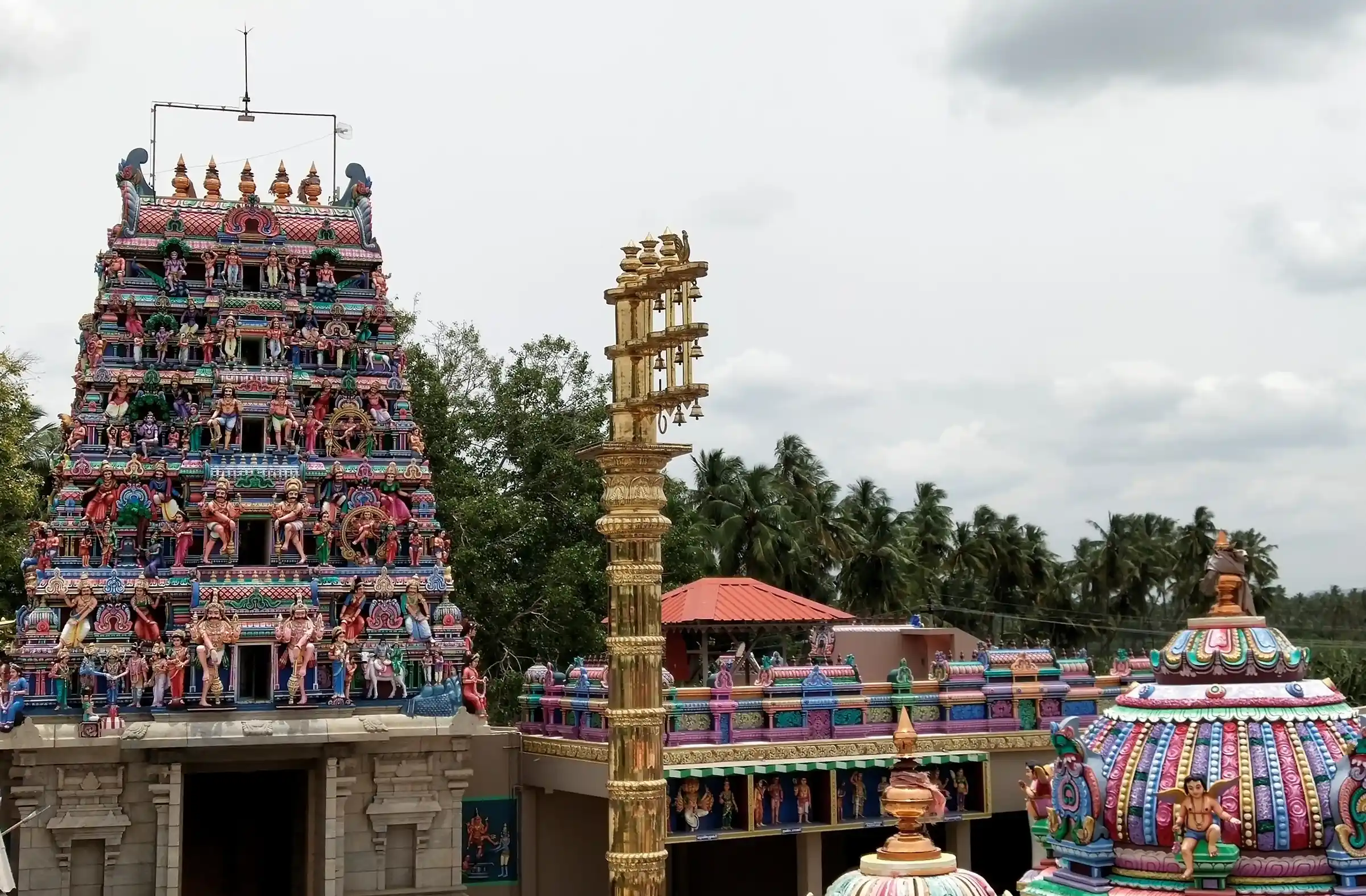 Arulmigu Rajasamy Temple, Rajavaikkal Near, Nanjai Idaiyar - 638182 அருள்மிகு ராஜசாமி திருக்கோவில், ராஜா வாய்க்கால் அருகில், நஞ்சை இடையர் - 638182, Namakkal - Ancient Temple Architecture and History Image 2