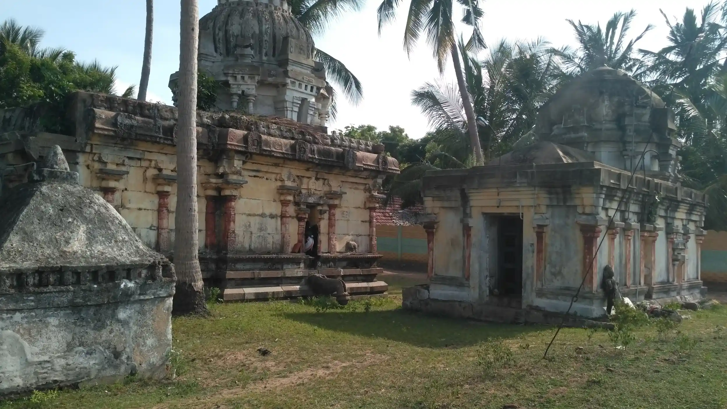 Arulmigu Rajendrasollieswarar Temple, Thedakki, Thedakki - 614624 Temple