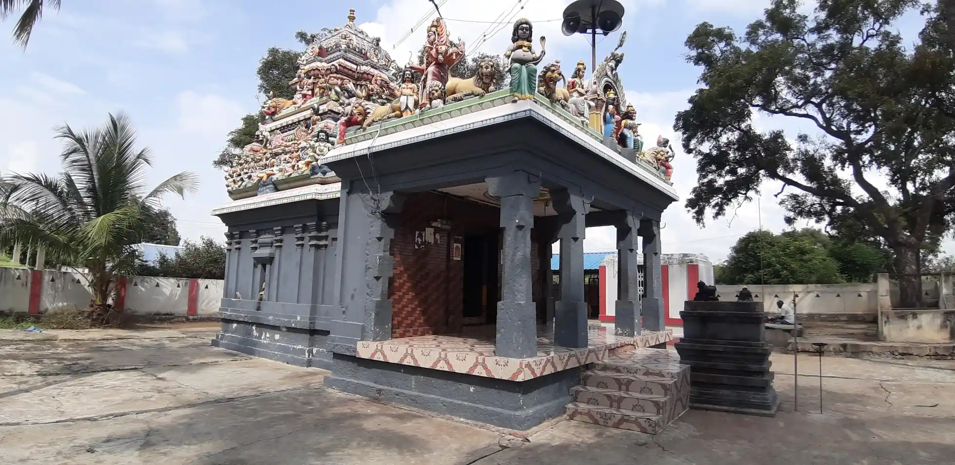 Arulmigu Rakathamman Temple, Ammundi - 632519 அருள்மிகு இராகாத்தம்மன் திருக்கோயில், அம்முண்டி - 632519, Vellore - Ancient Temple Architecture and History Image 2