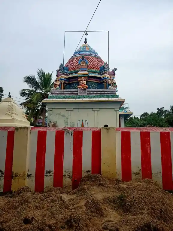 Arulmigu Rakkala Kattalai (Irrupu) Kasthuri Renga Perumal Temple, Keelapanayur - 614708 அருள்மிகு இராக்காலகட்டளை இருப்பு கஸ்தூரிரெங்கப்பெருமாள், கீழப்பனையூர் திருத்துறைப்பூண்டி வட்டம் திருவாரூர் மாவட்டம் கட்டளை, Keelapanayur - 614708, Thiruvarur - Ancient Temple Architecture and History Image 3