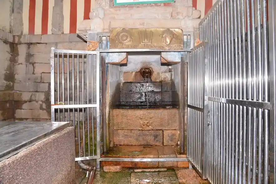 Arulmigu Rakkayee Amman Temple, Alagarkovil - 625301 அருள்மிகு ராக்காயீ அம்மன் திருக்கோயில், அழகர்கோயில் - 625301, Madurai - Ancient Temple Architecture and History Image 3