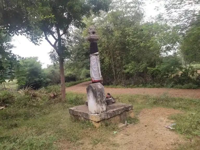 Arulmigu Ramaligeswararaswamy Temple, Unjini - 621714 அருள்மிகு இராமலிங்கேஸ்வரர் சுவாமி திருக்கோயில், Unjini - 621714, Ariyalur - Ancient Temple Architecture and History Image 3