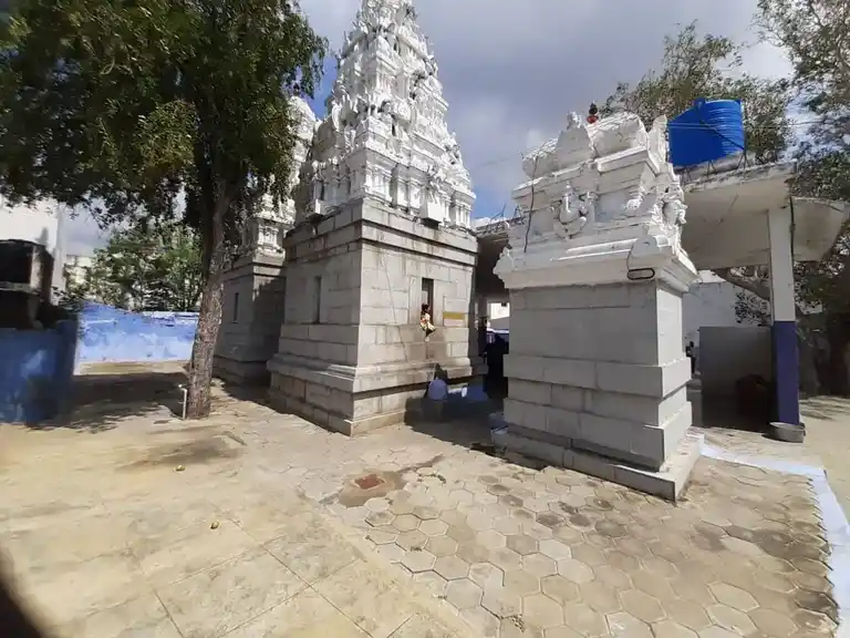 Arulmigu Ramalingaswdaswariamman Temple, Dharapuram - 638656 அருள்மிகு இராமலிங்க சௌடீஸ்வரியம்மன் திருக்கோயில், தாராபுரம் - 638656, Tiruppur - Ancient Temple Architecture and History Image 4