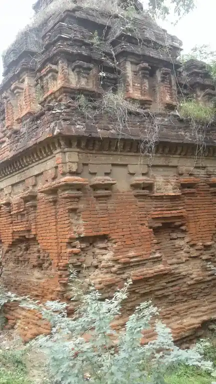 Arulmigu Ramalingeswarar Varatharajaperumal Mariyamman Vinayagar Temple, Mathanathathur, Ariyalur - 612904 Arulmigu Ramalingeswarar Varatharajaperumal Mariyamman Vinayagar Temple,  - 612904, Ariyalur - Ancient Temple Architecture and History Image 3