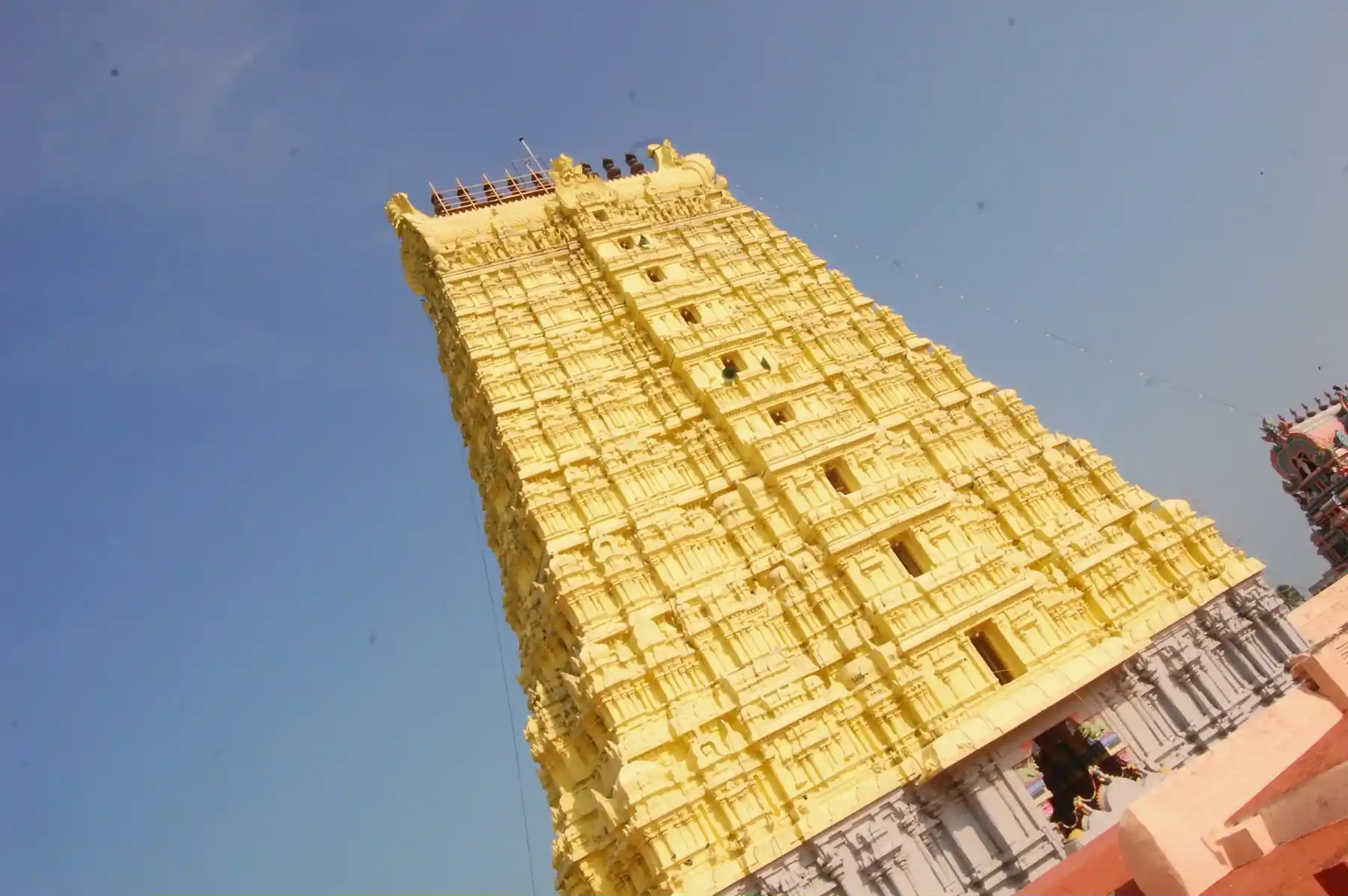 Arulmigu Ramanathaswamy Temple, Rameswaram - 623526 (அருள்மிகு இராமநாதசுவாமி திருக்கோயில், இராமேஸ்வரம் - 623526), இராமேஸ்வரம், Ramanathapuram - Ancient Temple in Tamil Nadu