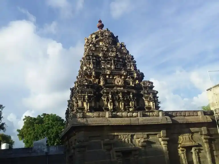 Arulmigu Ramanathieswarar And Varadharaja Perumal Temple, Anniyur - 605202 அருள்மிகு இராமநாதீஸ்வரர் திருக்கோயில், அன்னியூர் - 605202, Viluppuram - Ancient Temple Architecture and History Image 4