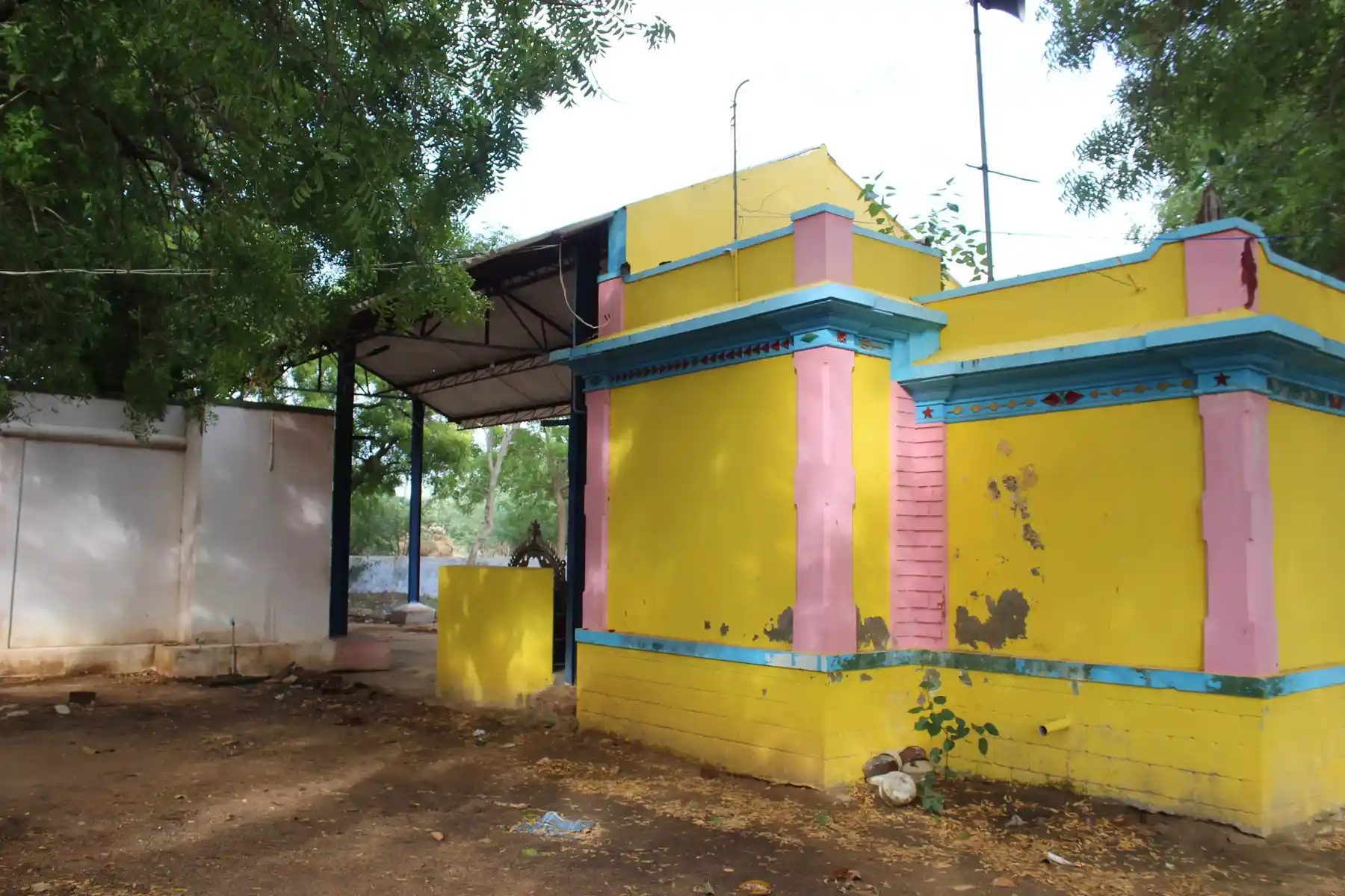 Arulmigu Ramar And Kaliamman And Muppidathiamman Temple, Street End, Thenkalamputhur - 627357 அருள்மிகு இராமர், அருள்மிகு காளியம்மன், அருள்மிகு முப்பிடாதியம்மன் திருக்கோயில், Street End, தென்கலம்புதூர் - 627357, Tirunelveli - Ancient Temple Architecture and History Image 4