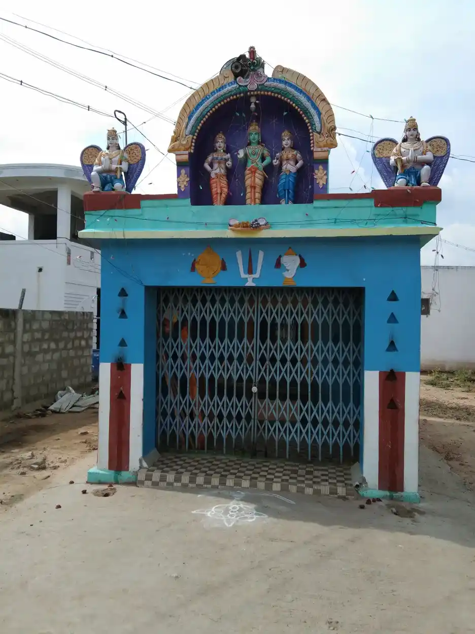 Arulmigu Ramar Temple, Inside The Village, Veeraragavapuram - 631209 அருள்மிகு இராமர் திருக்கோயில், Inside The Village, வீரராகவபுரம் - 631209, Tiruvallur - Ancient Temple Architecture and History Image 2