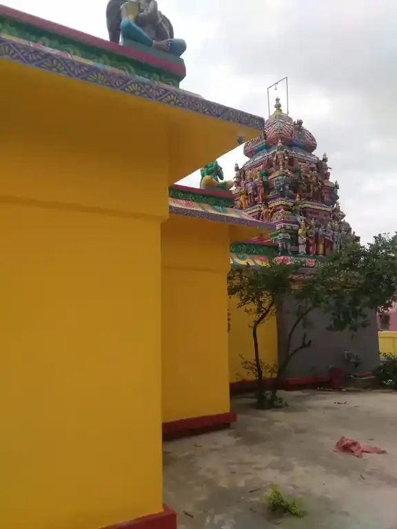 Arulmigu Ramaswamy Perumal Temple, Morappur - 635305 அருள்மிகு ராமசாமி பெருமாள் திருக்கோயில், மாம்பட்டி, மாம்பட்டி - 635305, Dharmapuri - Ancient Temple Architecture and History Image 3