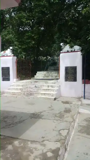 Arulmigu Rathinagirimarudhachalakadavul Temple, Karatumedu, Saravanampatti - 641035 அருள்மிகு இரத்தினகிரி மருதாசால கடவுள் திருக்கோயில், Karatumedu, Saravanampatti - 641035, Coimbatore - Ancient Temple Architecture and History Image 2