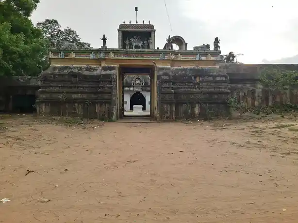 Arulmigu Rathnapureeswarar Temple, Thiruvalaputhur - 609202 Temple