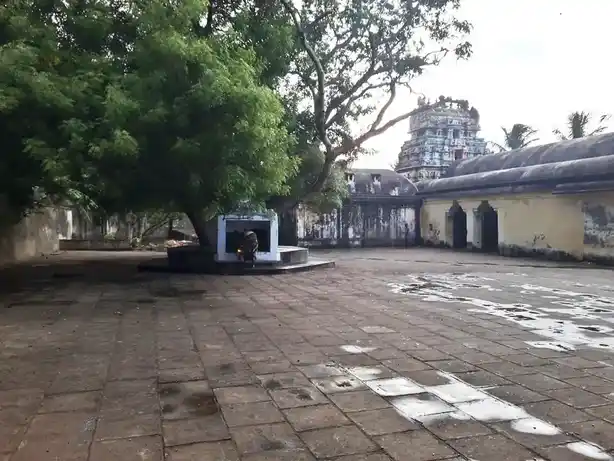 Arulmigu Rathnapureeswarar Temple, Thiruvalaputhur - 609202 அருள்மிகு ரெத்தினபுரீஸ்வரர் சுவாமி திருக்கோயில், Thiruvalaputhur - 609202, Mayiladuthurai - Ancient Temple Architecture and History Image 8