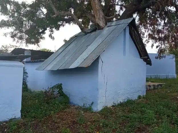 Arulmigu Rayar Temple, Kuttagam - 638462