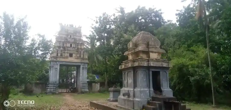 Arulmigu Renganathaperumal, Vadarengam - 609108 அருள்மிகு ரெங்கநாதபெருமாள் திருக்கோயில், வடரெங்கம் - 609108, Mayiladuthurai - Ancient Temple Architecture and History Image 3