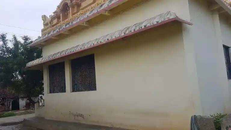 Arulmigu Renuga Parameswari Amman Temple, Chinna Kammiampattu - 635851 அருள்மிகு ரேணூகாபரமேஸ்வரியம்மன் திருக்கோயில், சின்ன கம்மியம்பட்டு - 635851, Thirupathur - Ancient Temple Architecture and History Image 5