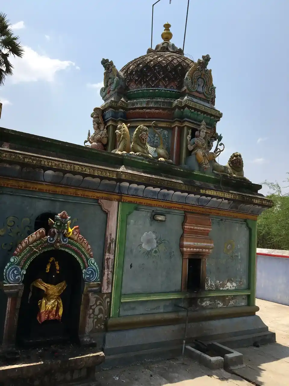 Arulmigu Renugambal Amman Temple, Akkoor - 631701 அருள்மிகு ரேணுகாம்பாள் திருக்கோயில், Akkoor - 631701, Tiruvannamalai - Ancient Temple Architecture and History Image 3