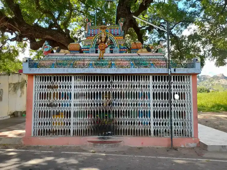Arulmigu Renugammbal Temple, Nadabai, Velam - 632501