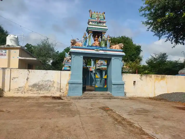 Arulmigu Renugaparameshwari Temple, Sirulaappattu - 607204 அருள்மிகு ரேணுகாபரமேஸ்வரி திருக்கோயில், Sirulaappattu - 607204, Kallakurichi - Ancient Temple Architecture and History Image 2