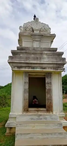 Arulmigu Rethinamudaiyar Temple, Devapattu - 630001 அருள்மிகு ரெத்தினமுடைய அய்யனார் திருக்கோயில், Devapattu - 630001, Sivagangai - Ancient Temple Architecture and History Image 4