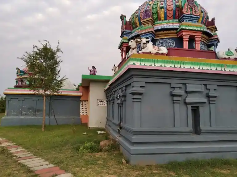 Arulmigu Ruthralingeswarar Temple, Kuravappulam - 614707 அருள்மிகு ருத்ரலிங்கேஸ்வரர் திருக்கோயில், Kuravappulam - 614707, Nagapattinam - Ancient Temple Architecture and History Image 2