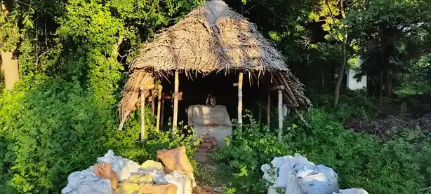 Arulmigu Ruthrapureeswarar Temple, Thalaignayaru - 609201 அருள்மிகு ருத்ரபுரீஸ்வரர் திருக்கோயில், Thalaignanayiru - 609201, Mayiladuthurai - Ancient Temple Architecture and History Image 2
