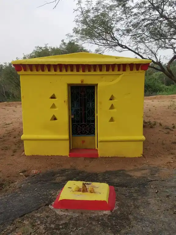 Arulmigu Saakiyamman Temple, Beerepalli - 635115 Arulmigu Saakiyamman Temple, Beerepalli - 635115, Krishnagiri - Ancient Temple Architecture and History Image 2